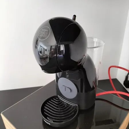 - Au Fond De La Cour La Croix-Saint-Ouen