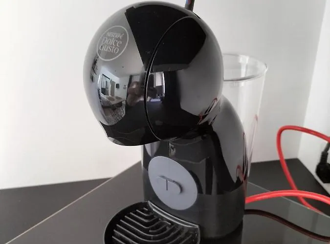 - Au Fond De La Cour La Croix-Saint-Ouen